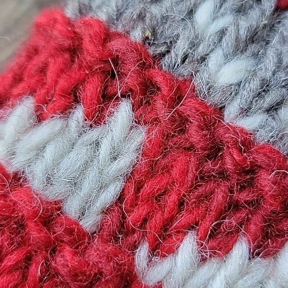 Wool Nordic Handknit Unisex Made in Nepal Red White Gray Winter Hat Tassels New